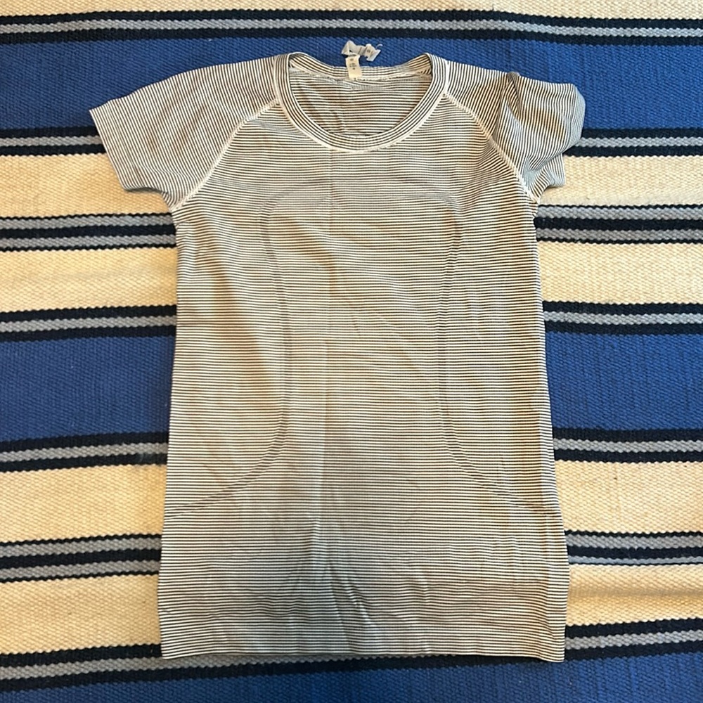Lululemon Swiftly Tee Sz 8